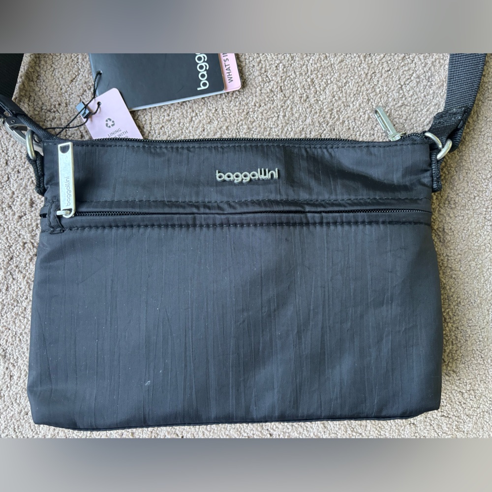 Baggallini BRAND NEW Crossbody Travel Purse - Picture 2 of 3